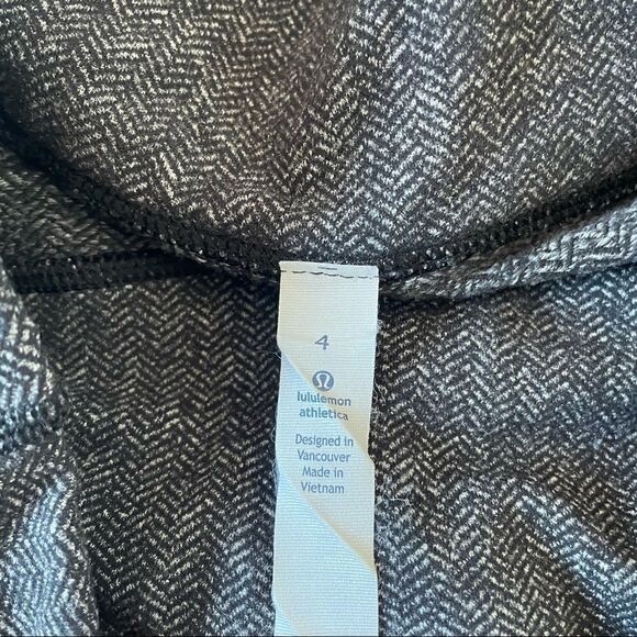 Lululemon Gather & Crow Crop II - Picture 8 of 13